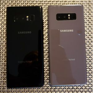 Samsung Galaxy Note8 in Black & Orchid Gray w Case
